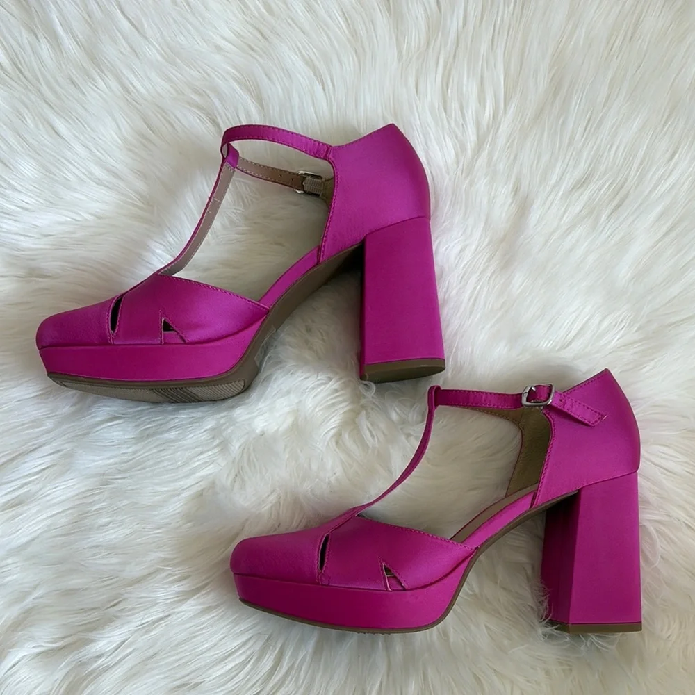 Pop Pink T-Strap Heels with Block Heel - Picture 2 of 9